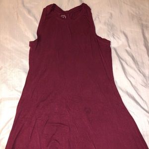 Sleeveless maroon dress